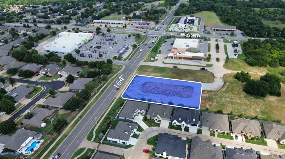 R144003930, Edmond, OK à vendre - Photo principale – Image 1 sur 12
