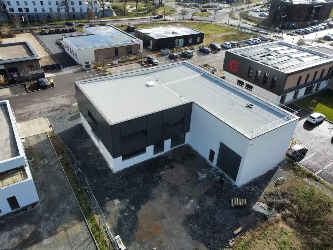 Local d’activités dans MARCY-L'ETOILE à louer Photo de l’immeuble– Image 1 sur 4