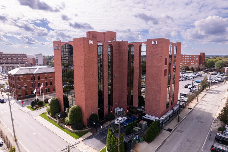 101 Plain St, Providence, RI à louer - Photo de l’immeuble – Image 2 sur 4