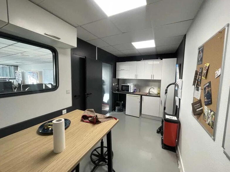 Bureau dans Bordeaux à louer - Photo intérieure – Image 3 sur 6