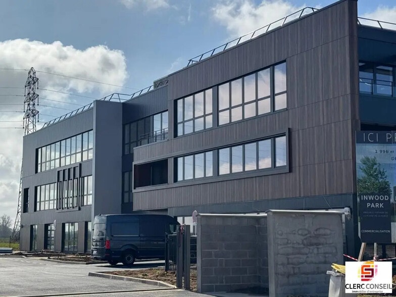 Bureau dans Saint-Martin-du-Vivier à louer - Photo de l’immeuble – Image 2 sur 3