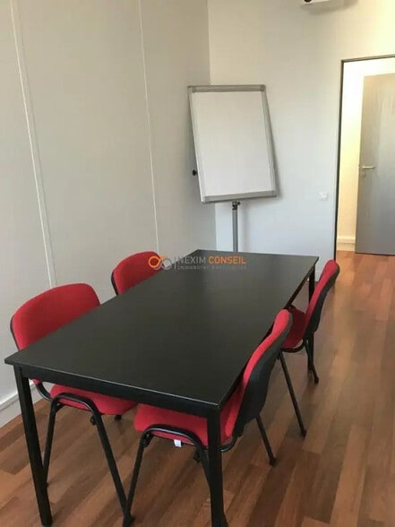 Bureau dans Saint-Ouen-sur-Seine à louer - Photo de l’immeuble – Image 3 sur 5