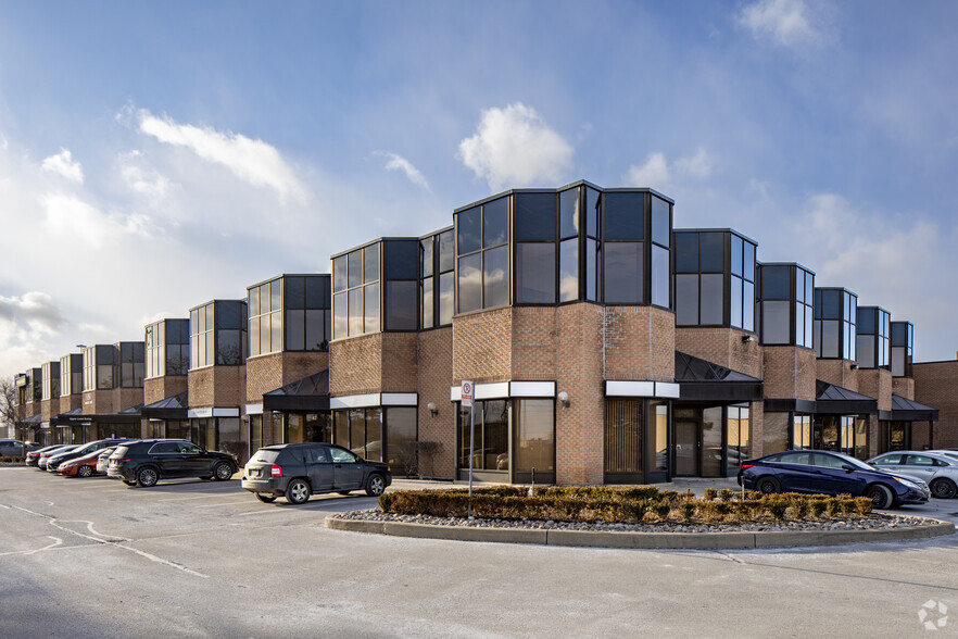 5080 Timberlea Blvd, Mississauga, ON à louer - Photo de l’immeuble – Image 2 sur 8