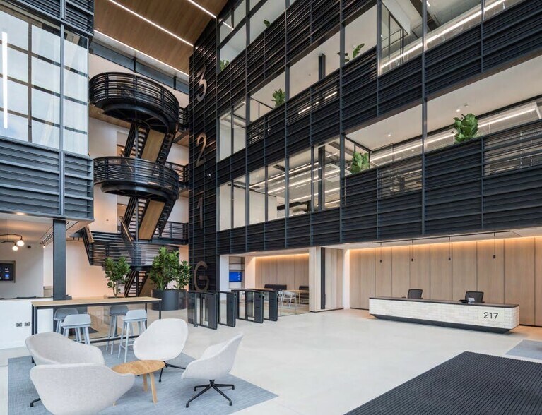 217 Bath Rd, Slough à louer - Photo de l’immeuble – Image 3 sur 10