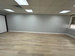 196 Paterson Ave, East Rutherford, NJ à louer Photo intérieure– Image 2 sur 5