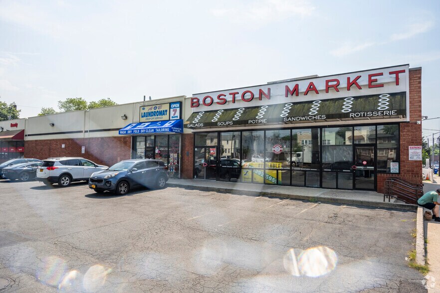 83-02 Atlantic Ave, Ozone Park, NY à louer - Photo de l’immeuble – Image 2 sur 4