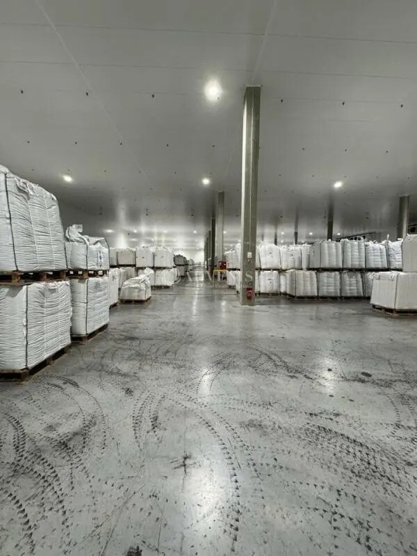 Industriel/Logistique dans Lézignan-Corbières à vendre Photo intérieure– Image 1 sur 2