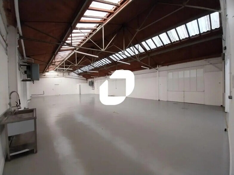 Bureau dans Villeneuve-Saint-Georges à louer - Photo de l’immeuble – Image 2 sur 7