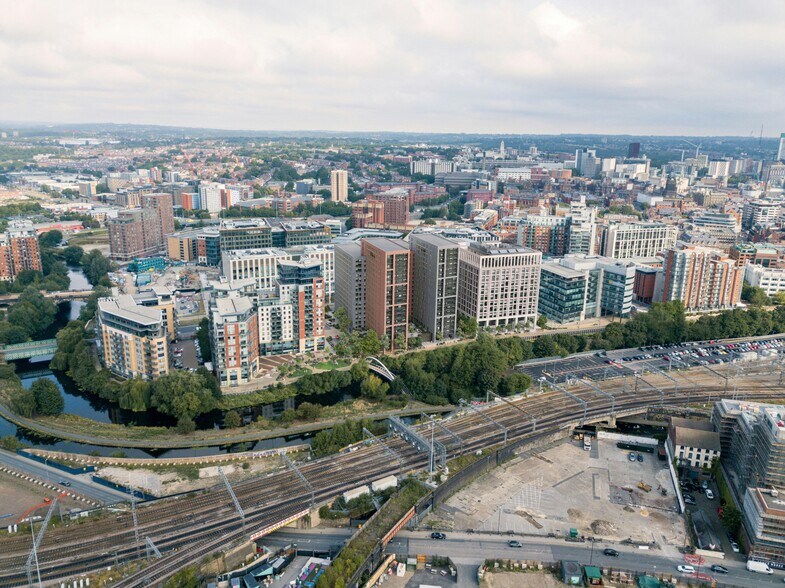Riverside Way, Leeds à louer - Photo de l’immeuble – Image 2 sur 11