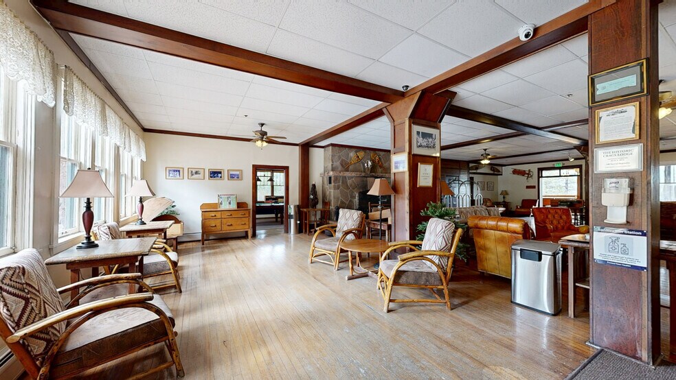 300 E Riverside Dr, Estes Park, CO à vendre - Numérisation 3D Matterport – Image 3 sur 29