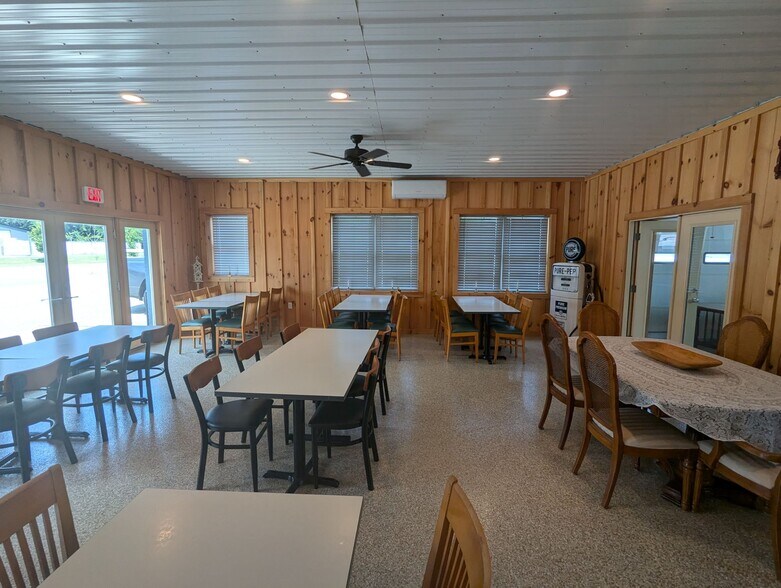 562 W 29th St, Buena Vista, VA à vendre - Photo intérieure – Image 3 sur 18