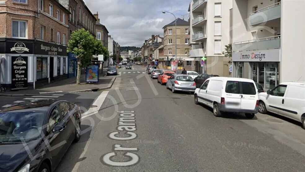 Local commercial dans Elbeuf à vendre - Photo de l’immeuble – Image 1 sur 2