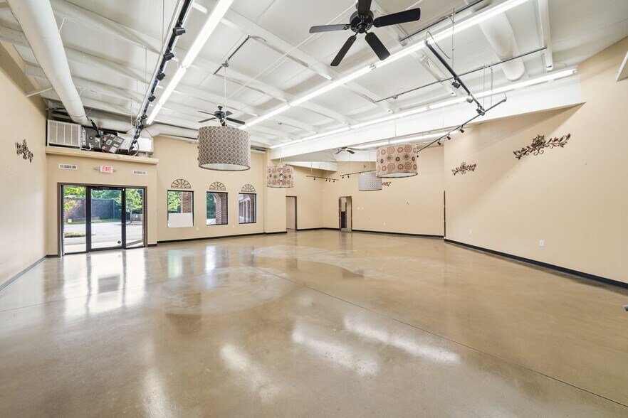 1065 Sullivan Rd, Newnan, GA à louer - Photo de l’immeuble – Image 2 sur 3