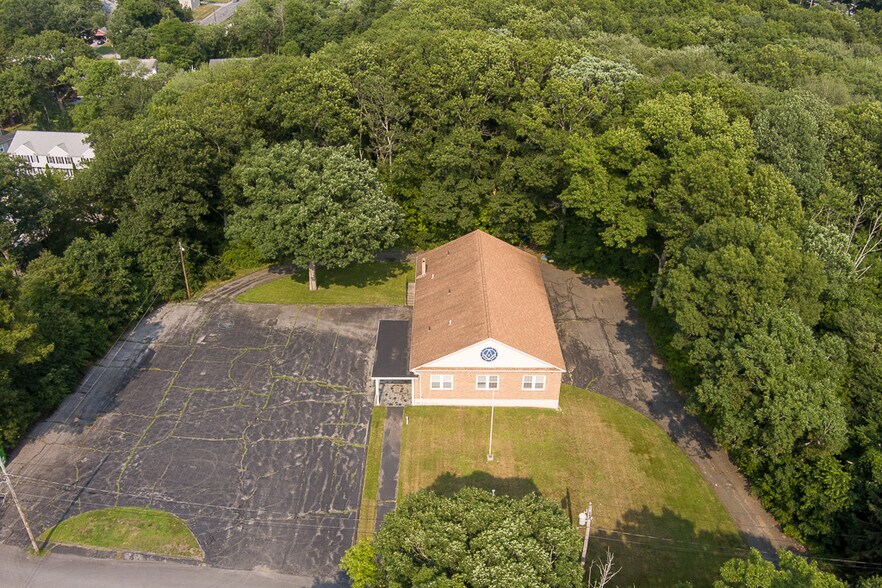 27 Brandes St, Webster, MA à vendre - Photo de l’immeuble – Image 3 sur 42