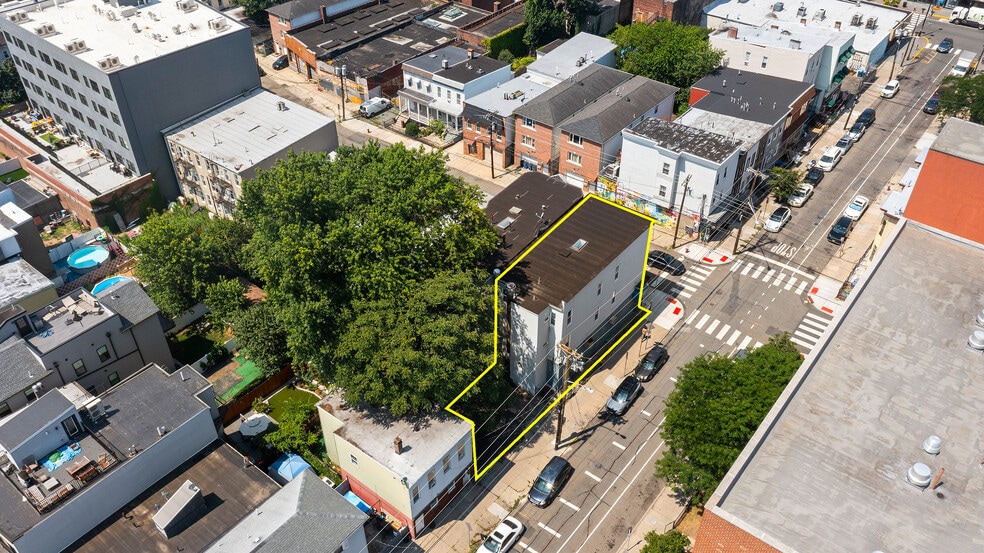 74 Cambridge Ave, Jersey City, NJ à vendre - Photo de l’immeuble – Image 2 sur 14