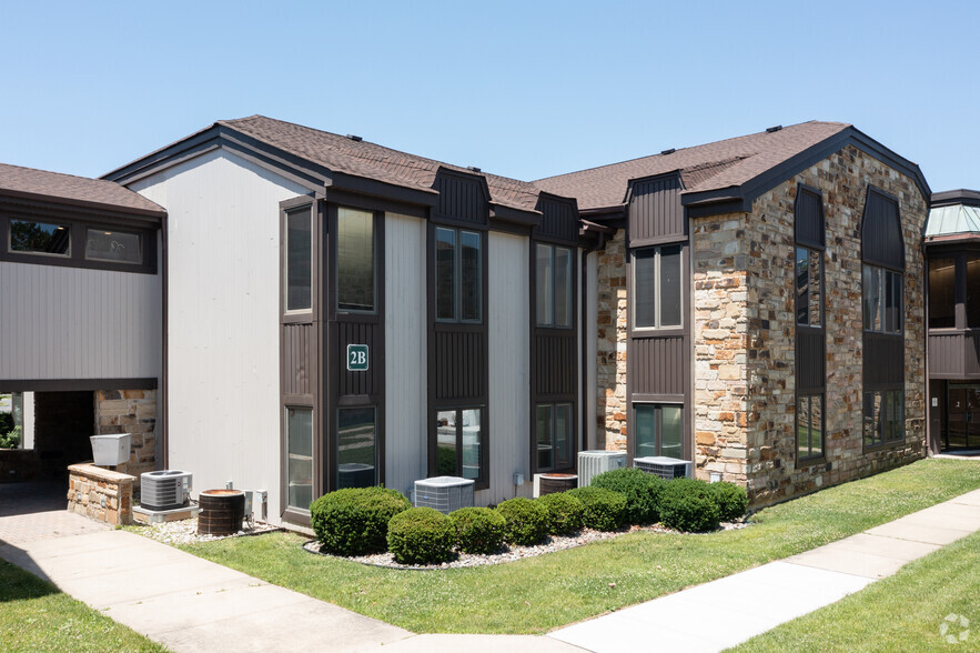 615 Hope Rd, Eatontown, NJ à louer - Photo de l’immeuble – Image 1 sur 4