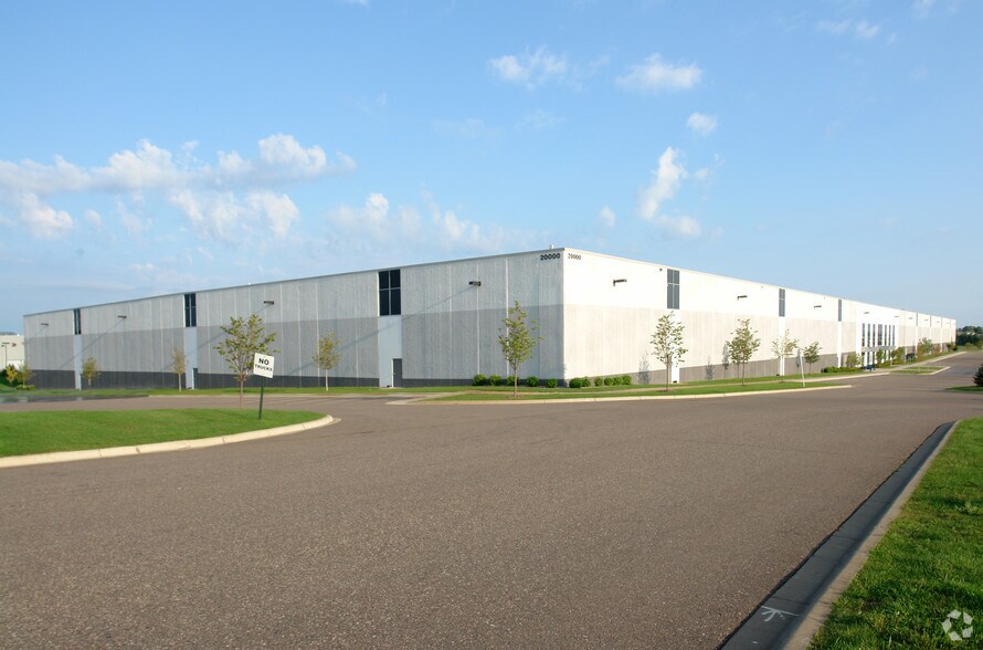 20000 S Diamond Lake Rd, Rogers, MN à louer - Photo de l’immeuble – Image 2 sur 2