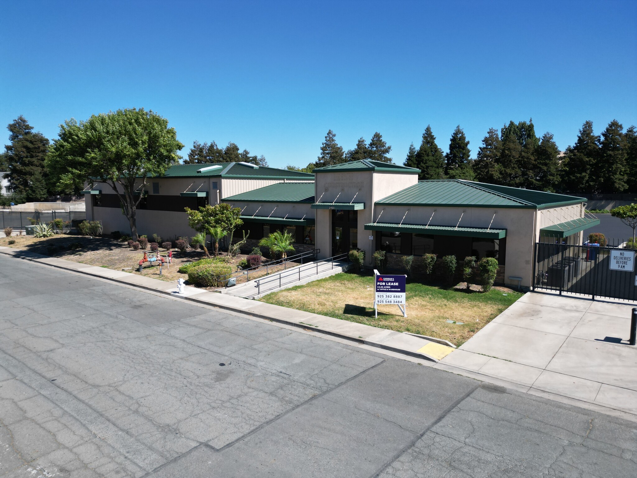 2151 Piedmont Way, Pittsburg, CA à louer Photo principale– Image 1 sur 6
