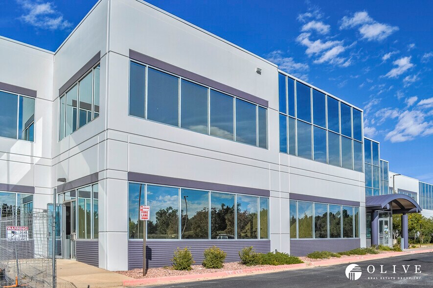 7250 Campus Dr, Colorado Springs, CO à louer - Photo de l’immeuble – Image 2 sur 19