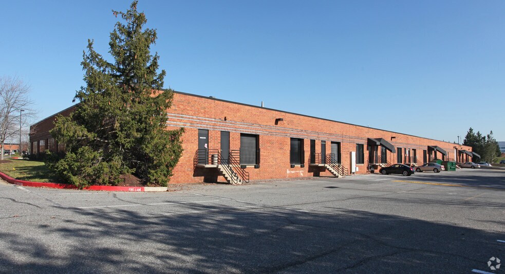 7130 Columbia Gateway Dr, Columbia, MD à louer - Photo de l’immeuble – Image 3 sur 5