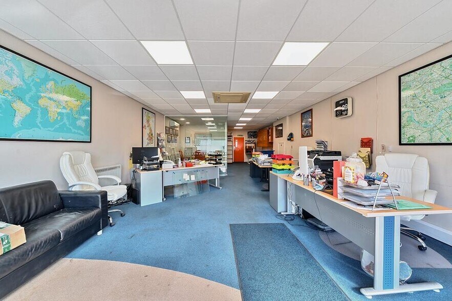 157 Whitby Rd, Ruislip à vendre - Photo de l’immeuble – Image 3 sur 14