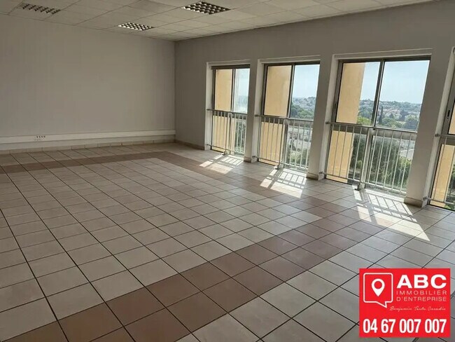 Plus de détails pour Bureau à louer