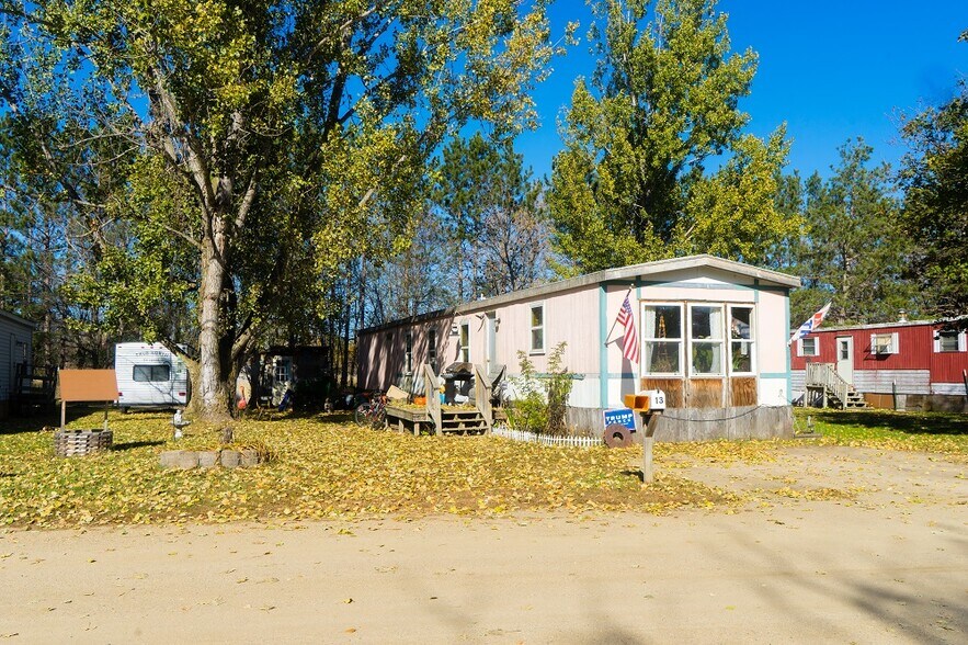 102 NE Clark Dr, Verndale, MN à vendre - Photo de l’immeuble – Image 3 sur 11