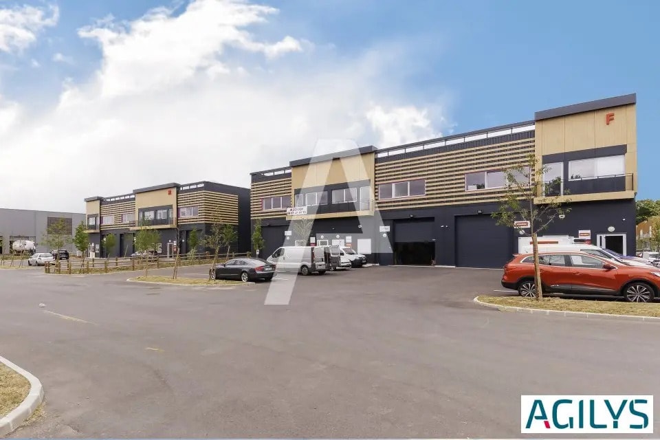 Local d'activités dans Villebon-sur-Yvette à vendre Photo de l’immeuble– Image 1 sur 15