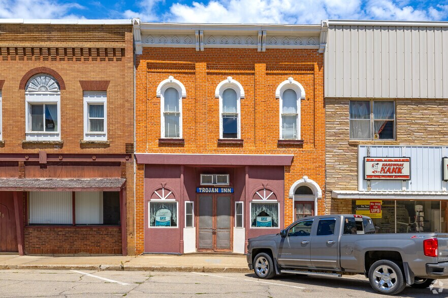 127 E High St, Toledo, IA à louer - Photo principale – Image 1 sur 2