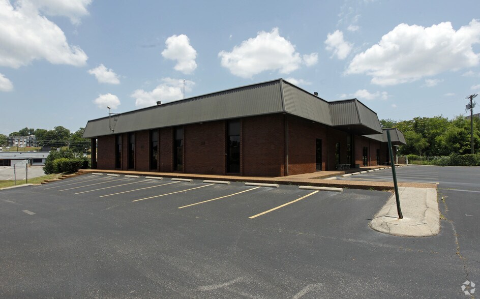 212 Pavilion Blvd, Nashville, TN à louer - Photo principale – Image 1 sur 4