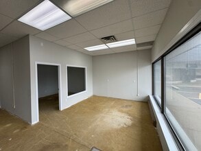 295 Southgate Dr, Guelph, ON à louer Photo intérieure– Image 2 sur 9