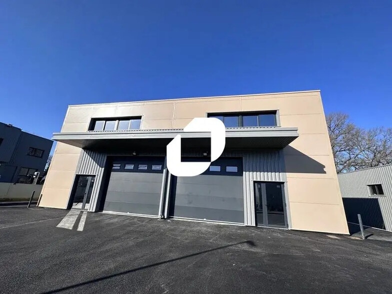 Local d’activités dans Pompignac à louer - Photo de l’immeuble – Image 2 sur 4