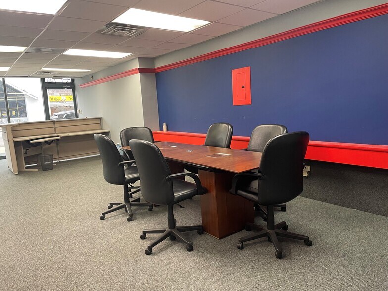 7234 W North Ave, Elmwood Park, IL à vendre - Photo intérieure – Image 3 sur 13
