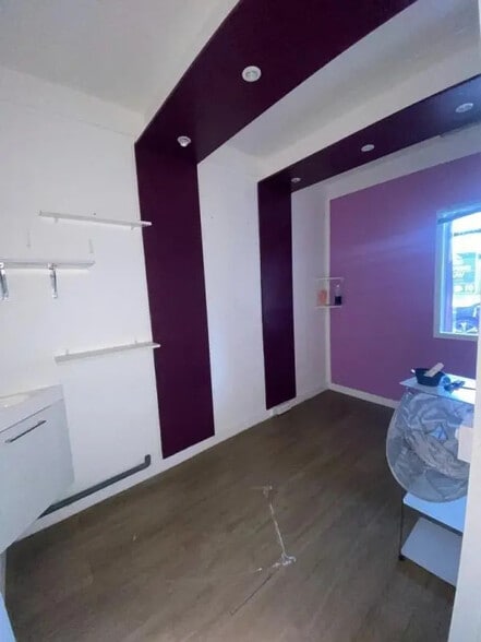 Local commercial dans Versailles à louer - Photo de l’immeuble – Image 3 sur 4