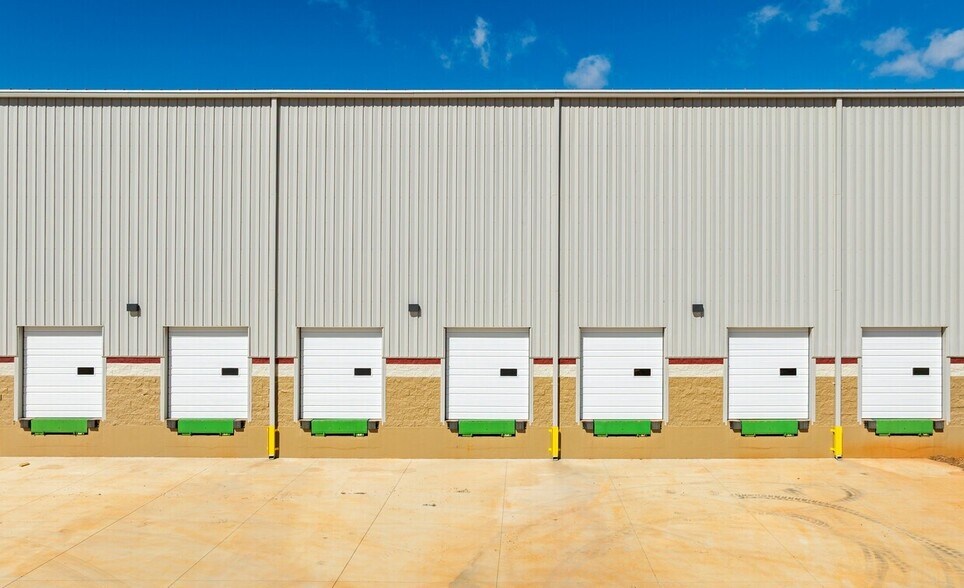 6015 Hardware Dr, Prince George, VA à louer - Photo de l’immeuble – Image 3 sur 5