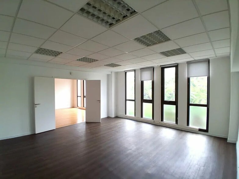 Bureau dans Mougins à vendre - Photo de l’immeuble – Image 3 sur 5