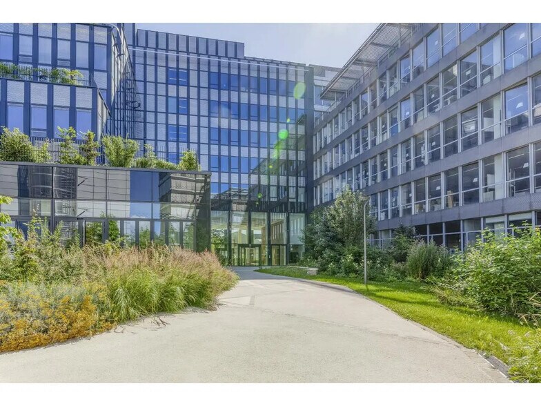 53 Boulevard Ornano, Saint-Denis à louer - Photo de l’immeuble – Image 1 sur 16