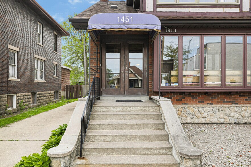 1451 Ouellette Av, Windsor, ON à vendre - Photo de l’immeuble – Image 2 sur 40