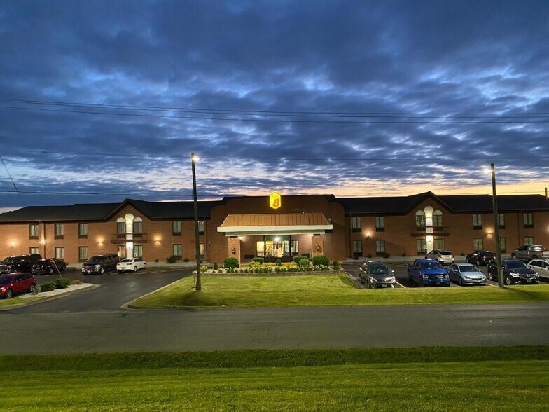 2055 E 5th St, Metropolis, IL à vendre - Photo de l’immeuble – Image 1 sur 12