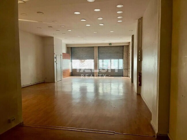 Plus de détails pour Local commercial à louer