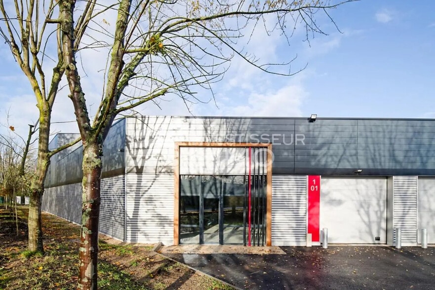 27 Avenue Du Gros Chene, Éragny à louer - Photo de l’immeuble – Image 3 sur 3