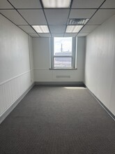 3100 E 45th St, Cleveland, OH à louer Photo intérieure– Image 2 sur 4