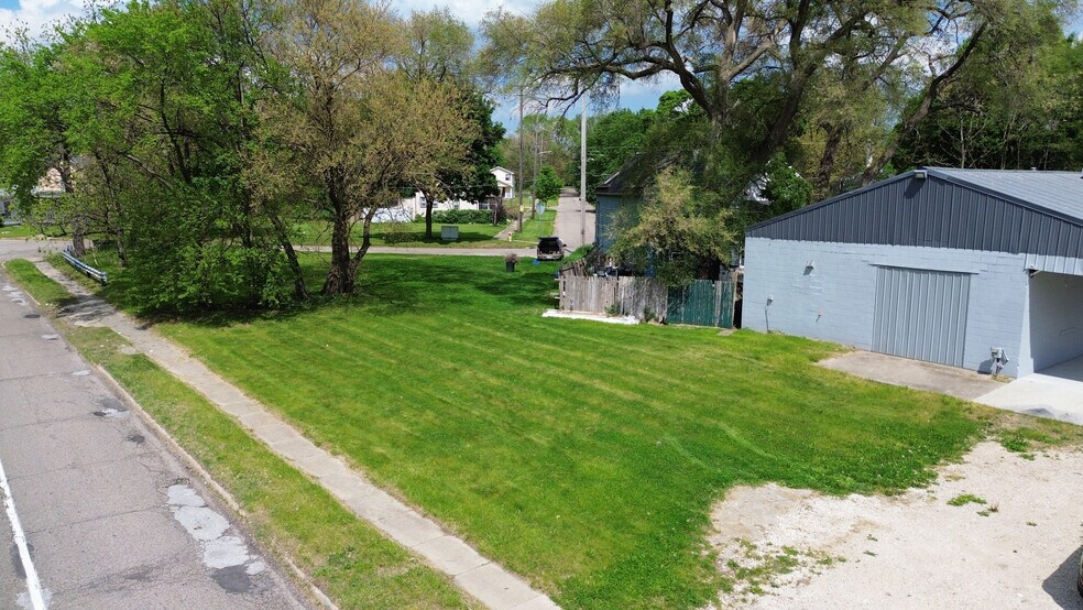 713 Fenton Rd, Flint, MI à vendre - Photo de l’immeuble – Image 2 sur 9