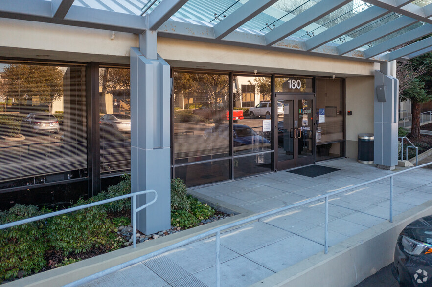 180 Kimball Way, South San Francisco, CA à louer - Photo de l’immeuble – Image 1 sur 5