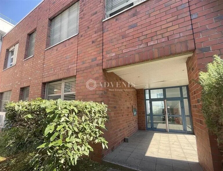 Bureau dans Goussainville à louer - Photo de l’immeuble – Image 1 sur 9