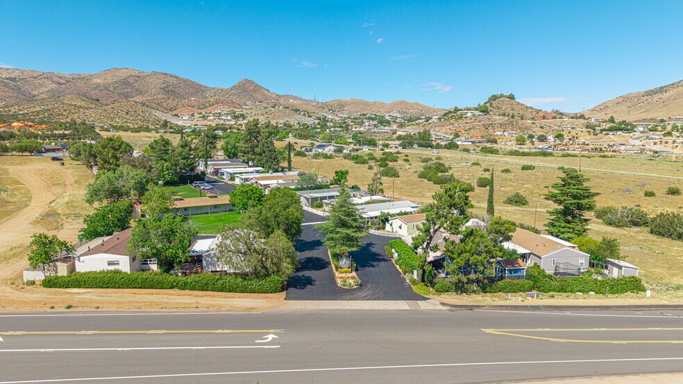 2501 Sierra Hwy, Acton, CA à vendre - Photo de l’immeuble – Image 1 sur 7