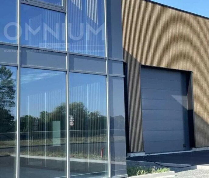 Bureau dans Ambérieux à louer - Photo de l’immeuble – Image 3 sur 8