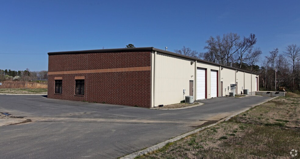 160 Cupped Oak Dr, Matthews, NC à louer - Photo de l’immeuble – Image 3 sur 21