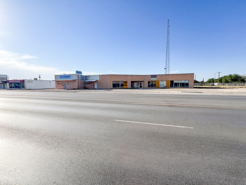 305 E University Blvd, Odessa, TX à louer - Photo de l’immeuble – Image 2 sur 23