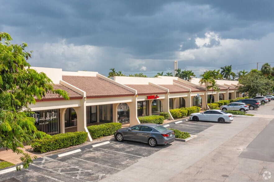 7811-7823 Sunrise Blvd, Plantation, FL à louer - Photo de l’immeuble – Image 3 sur 11